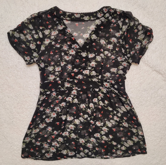 Romy | Sheer Floral Blouse - Picture 9 of 13